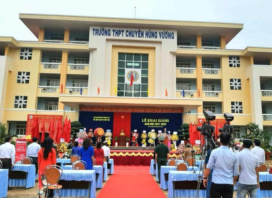 Bí thư Tỉnh ủy, Chủ tịch UBND tỉnh Gia Lai dự lễ khai giảng “đặc biệt” năm học mới